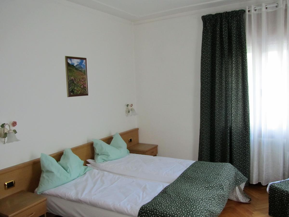 Green Base Hotel B&B Мале Екстер'єр фото