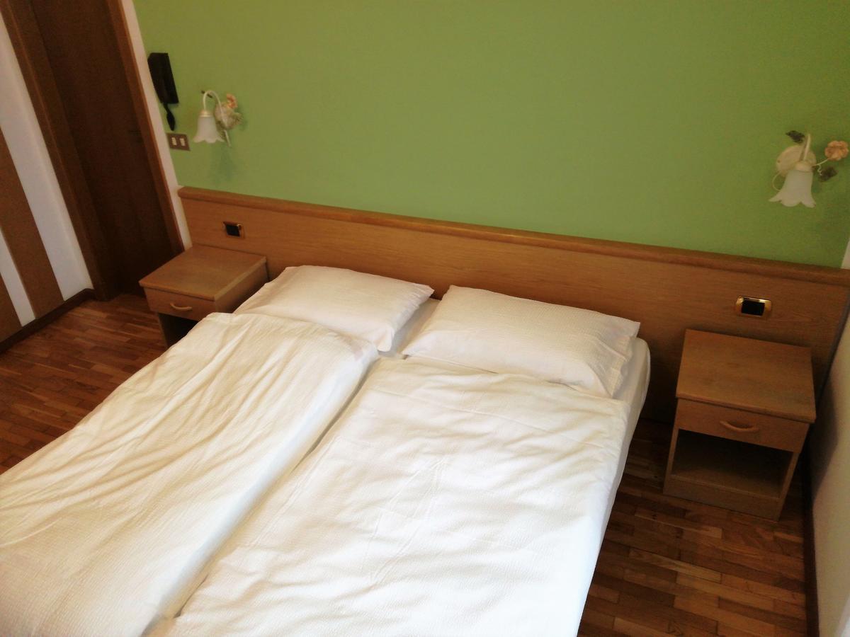 Green Base Hotel B&B Мале Екстер'єр фото